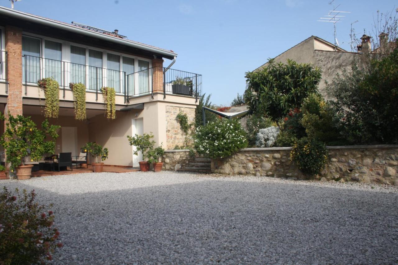 Cascina San Martino Bed & Breakfast Passirano Exterior photo