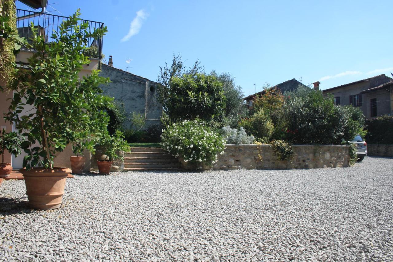 Cascina San Martino Bed & Breakfast Passirano Exterior photo