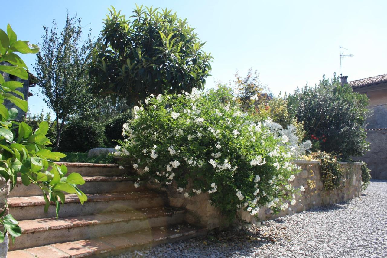 Cascina San Martino Bed & Breakfast Passirano Exterior photo