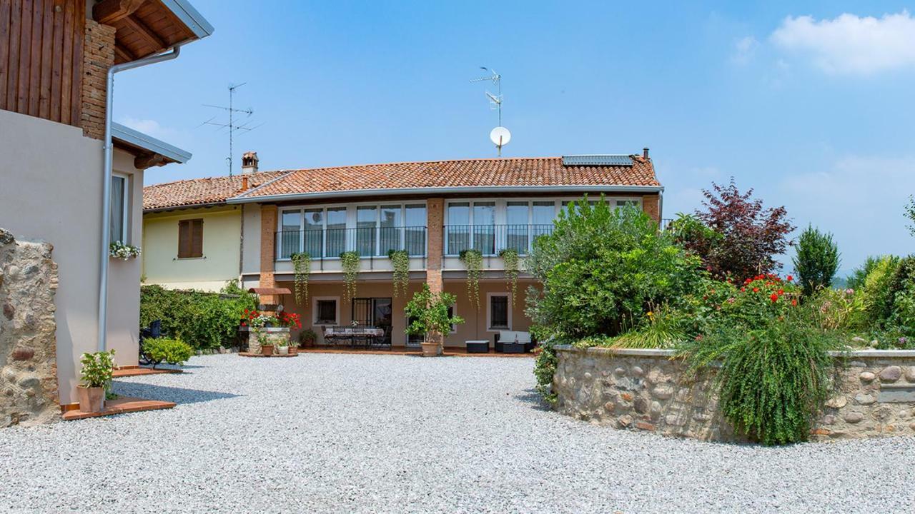 Cascina San Martino Bed & Breakfast Passirano Exterior photo