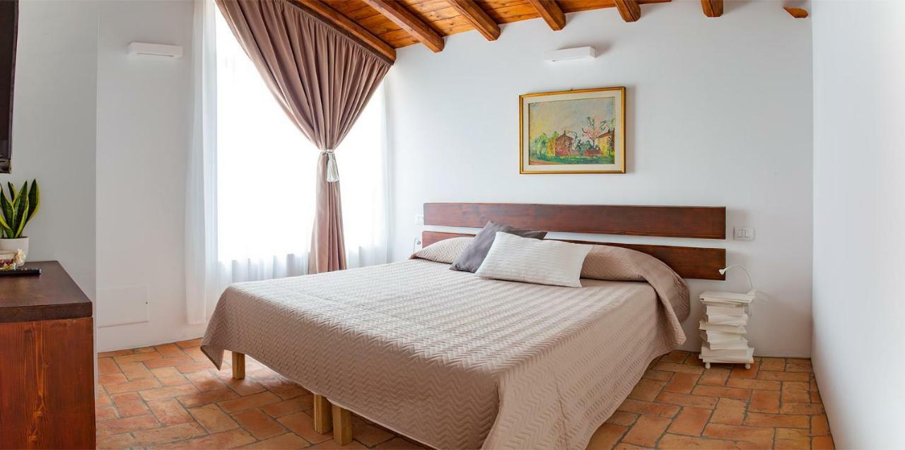 Cascina San Martino Bed & Breakfast Passirano Exterior photo